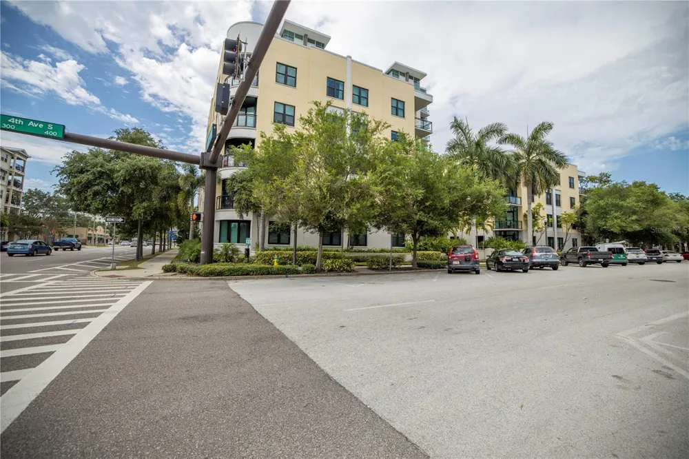 400 4TH AVENUE S #207 St Petersburg, FL 33701