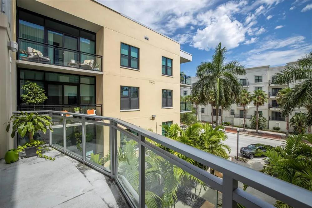400 4TH AVENUE S #207 St Petersburg, FL 33701
