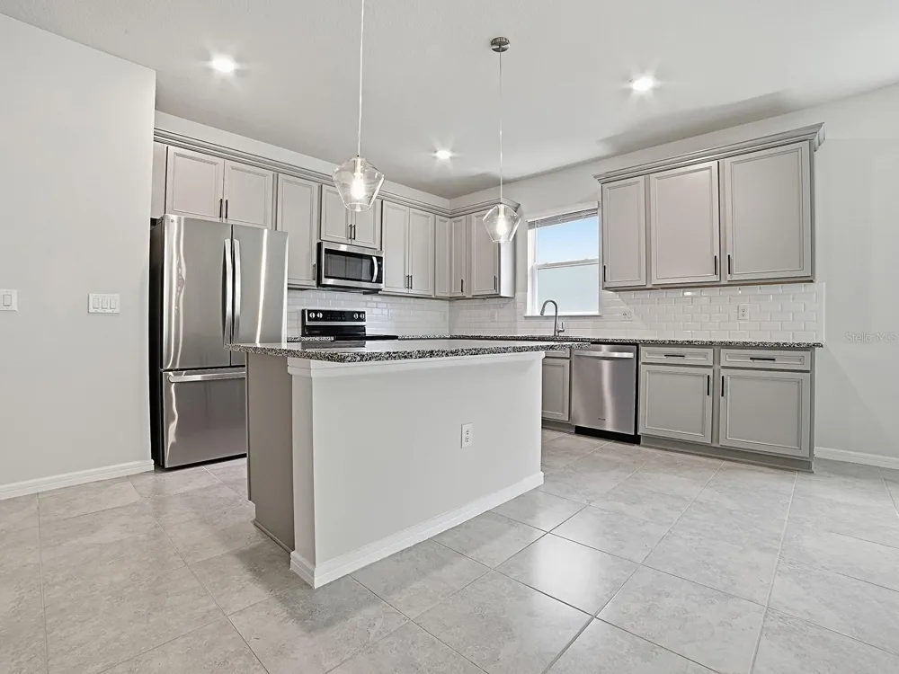 7771 SYRACUSE DRIVE Clermont, FL 34714