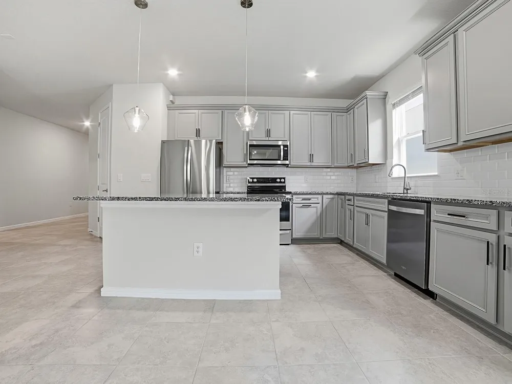 7771 SYRACUSE DRIVE Clermont, FL 34714