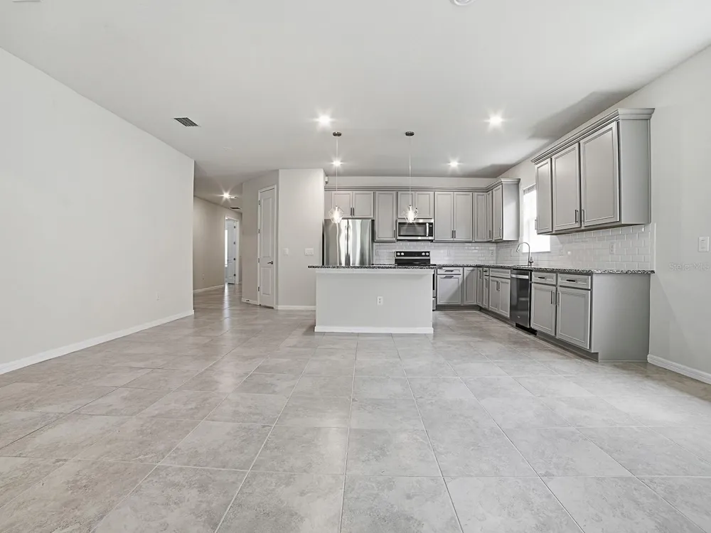 7771 SYRACUSE DRIVE Clermont, FL 34714