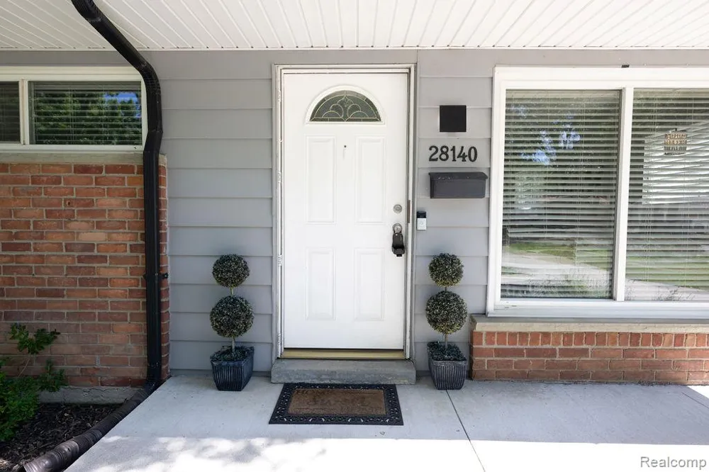 28140 Everett Street Southfield City, MI 48076