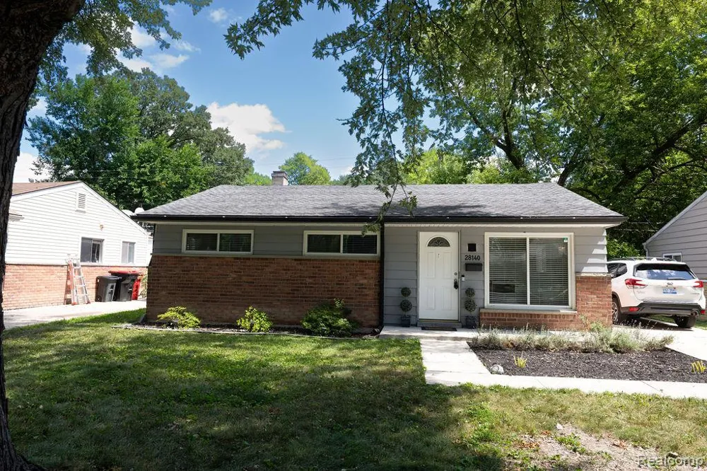 28140 Everett Street Southfield City, MI 48076