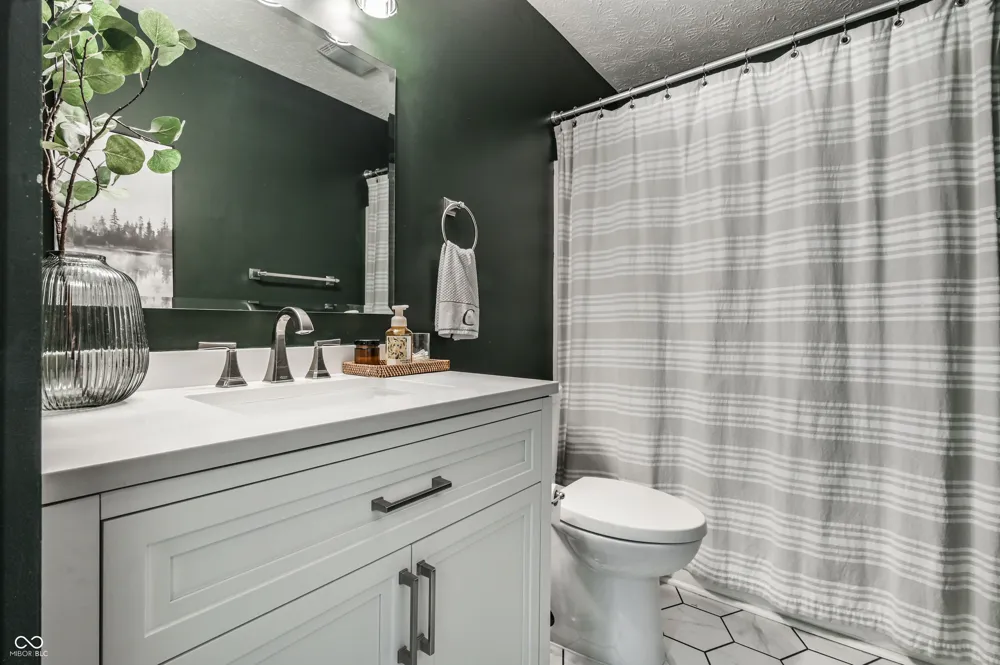 624 Daniel Court Westfield, IN 46074