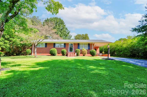 404 Pineview Drive