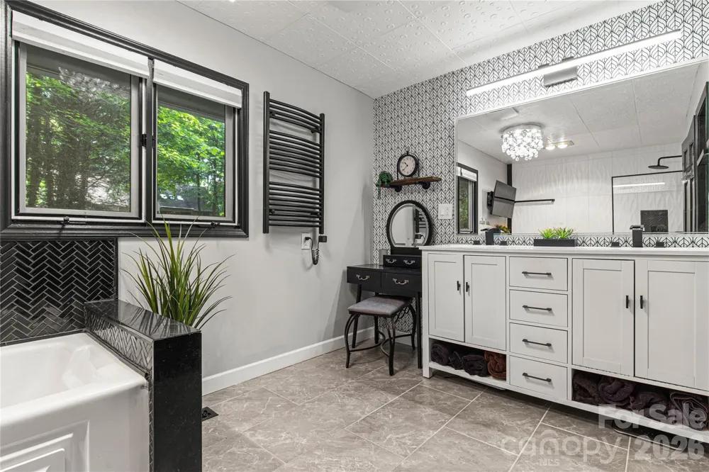 5 Oak Leaf Road Clover, SC 29710