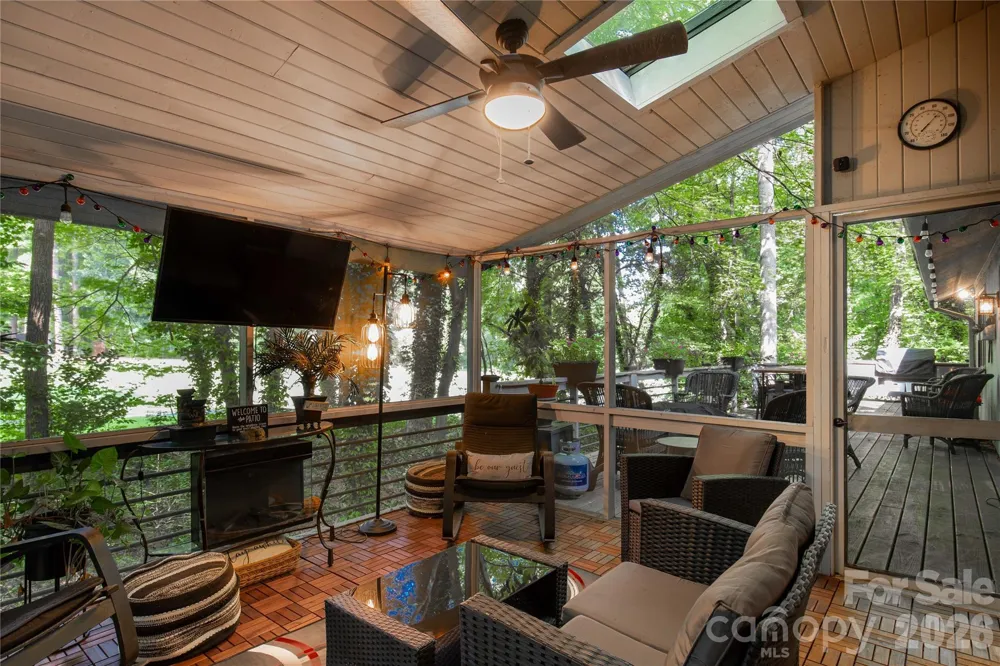 5 Oak Leaf Road Clover, SC 29710