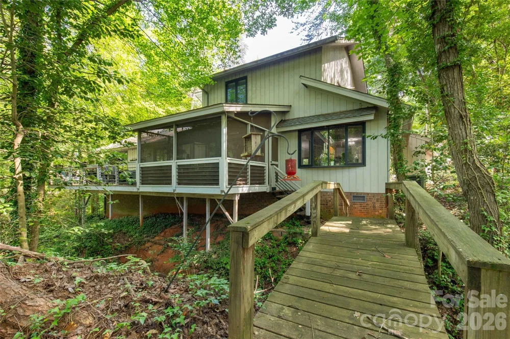 5 Oak Leaf Road Clover, SC 29710