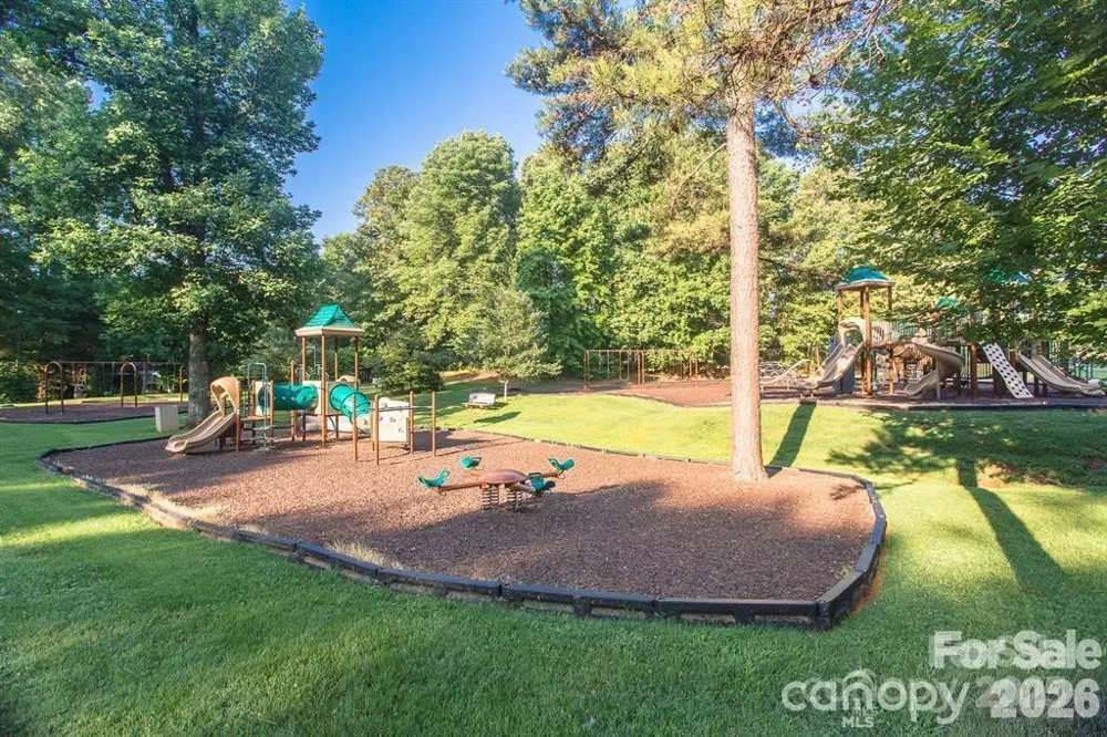 5 Oak Leaf Road Clover, SC 29710