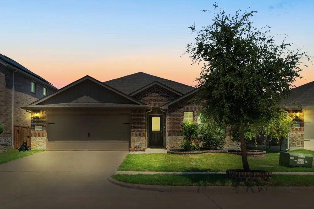 1805 Gold Mine Trail Aubrey, TX 76227