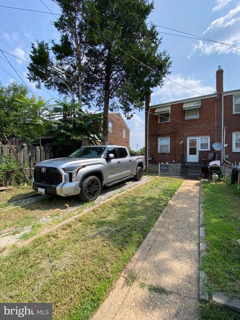 1126 DUNDALK Baltimore, MD 21224