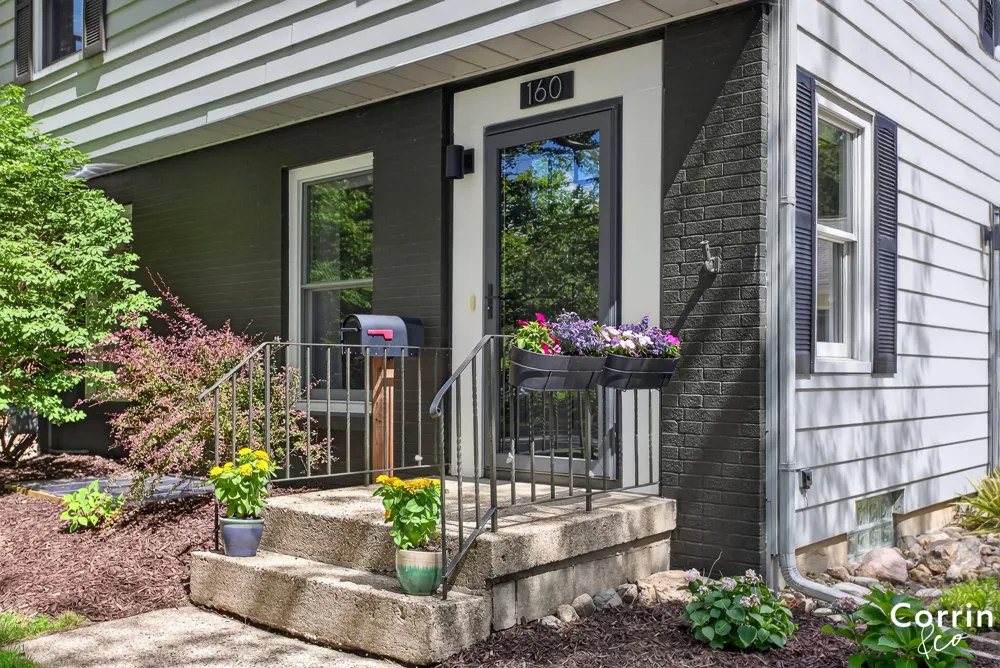 160 S Parklane Drive NE Grand Rapids, MI 49505