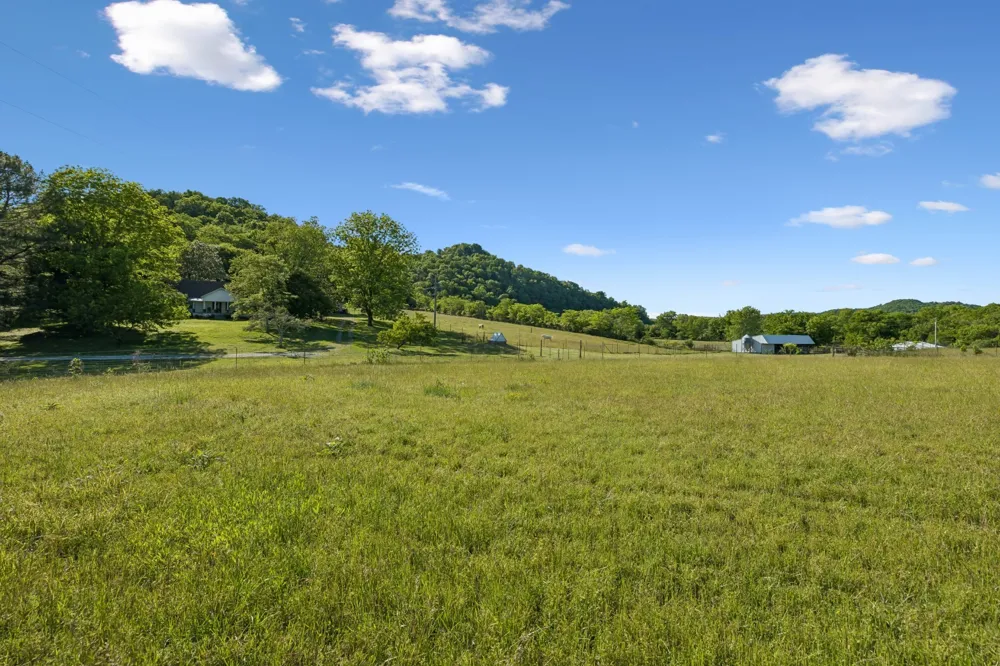 97 Seabo Valley Ln Hickman, TN 38567