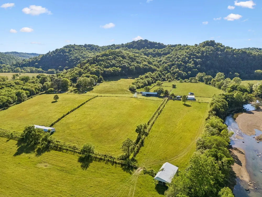 97 Seabo Valley Ln Hickman, TN 38567