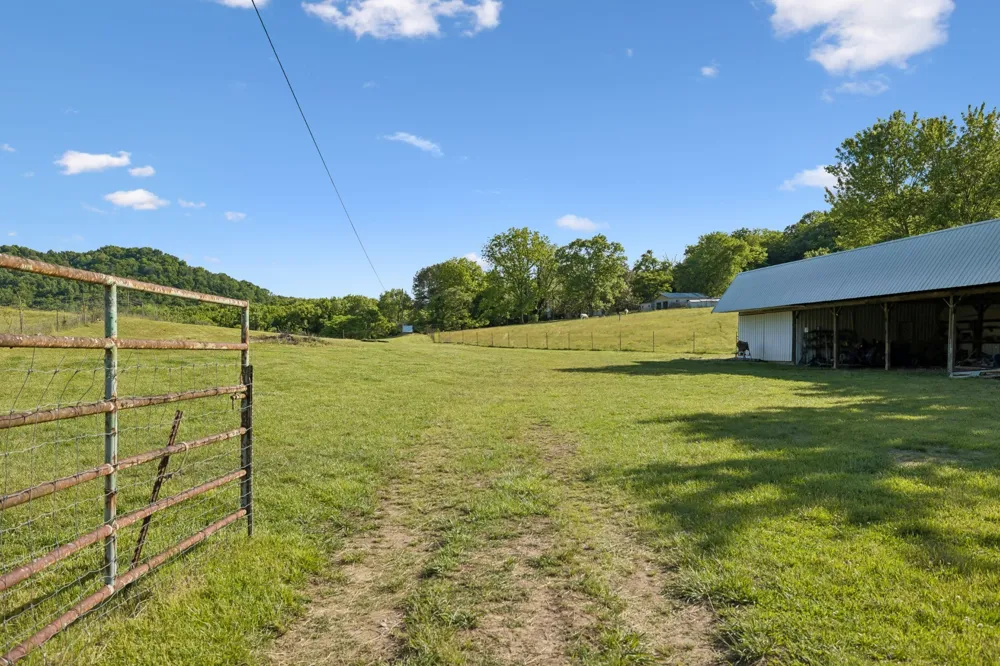97 Seabo Valley Ln Hickman, TN 38567