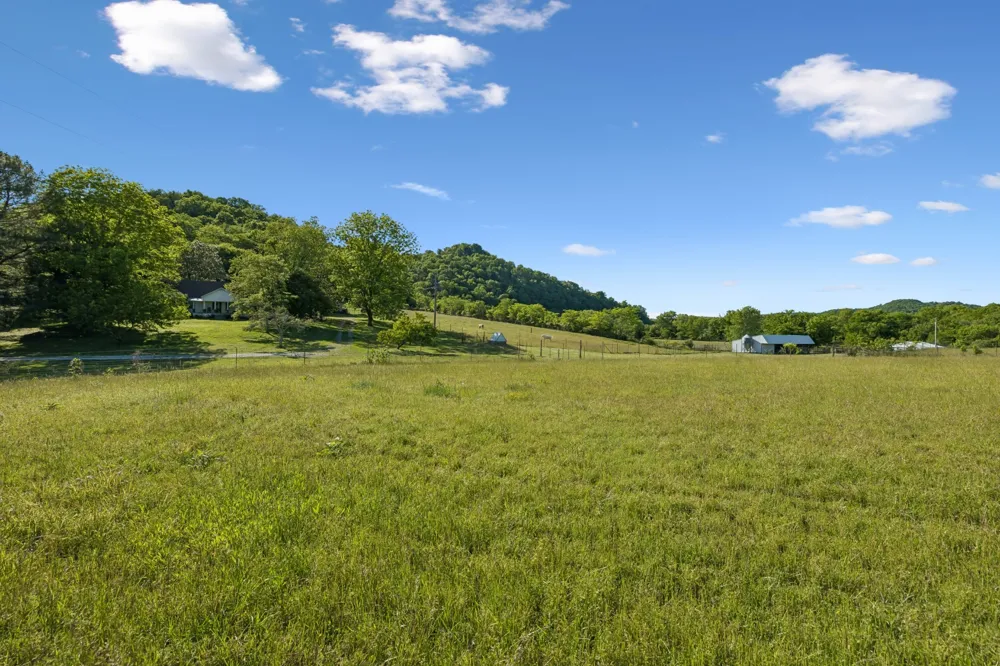 97 Seabo Valley Ln Hickman, TN 38567