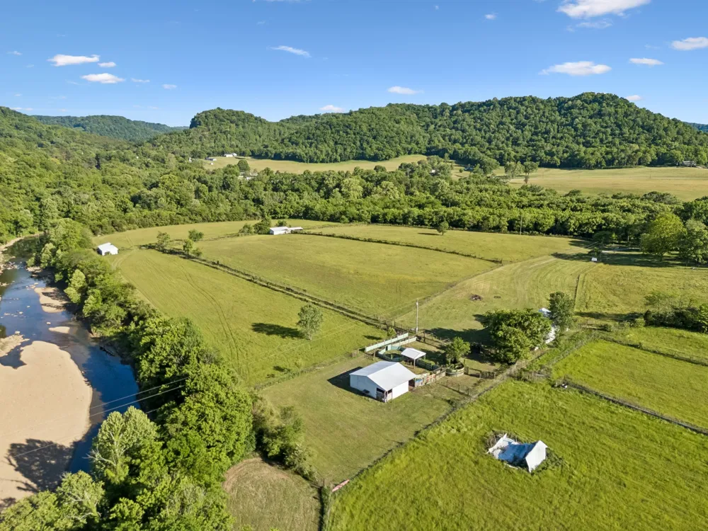 97 Seabo Valley Ln Hickman, TN 38567