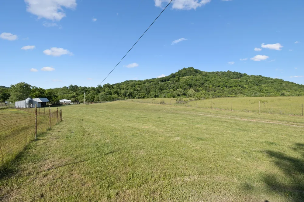 97 Seabo Valley Ln Hickman, TN 38567