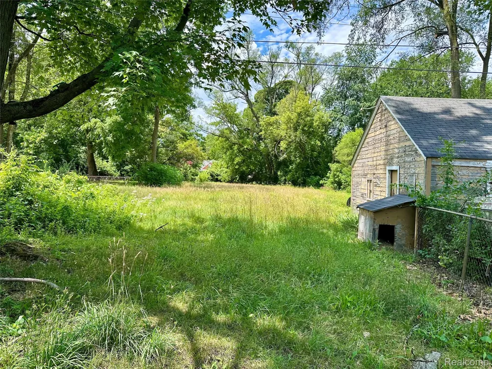 20483 Five Points Street Redford Charter Township, MI 48240