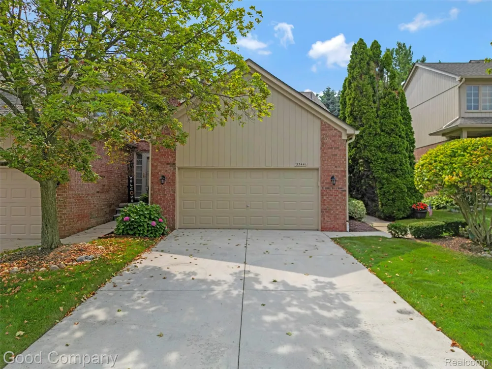 55441 Boardwalk Drive Shelby Charter Township, MI 48316