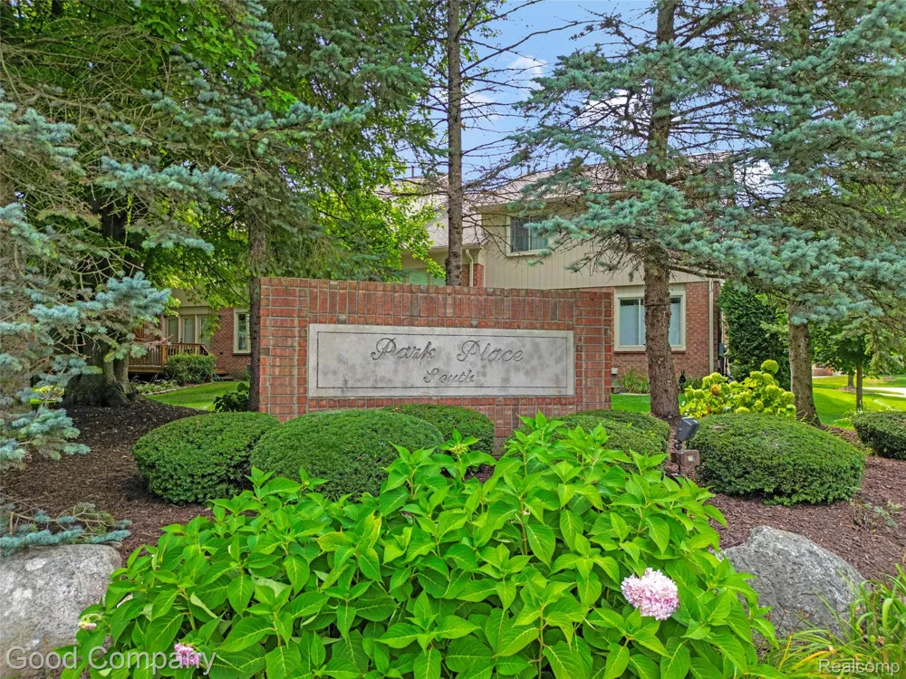 55441 Boardwalk Drive Shelby Charter Township, MI 48316