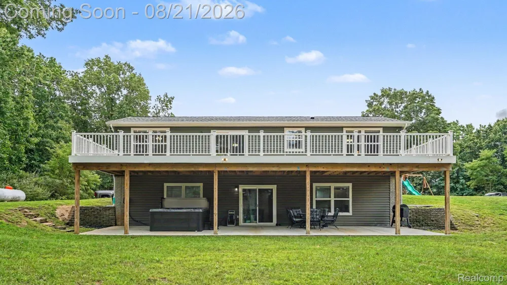 317 Elio Highland Charter Township, MI 48357