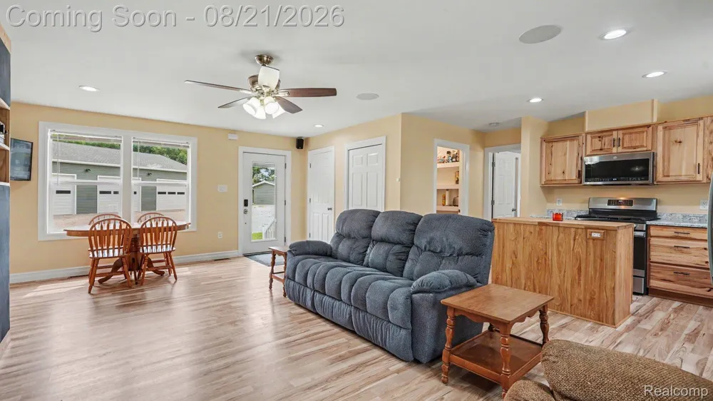 317 Elio Highland Charter Township, MI 48357