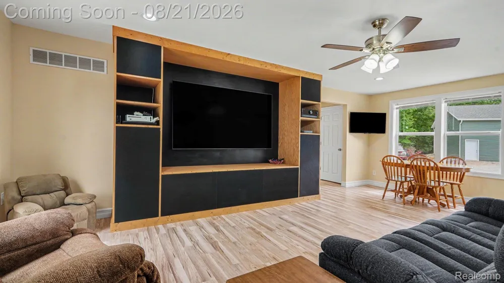 317 Elio Highland Charter Township, MI 48357