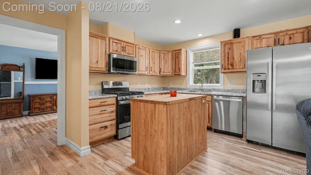 317 Elio Highland Charter Township, MI 48357