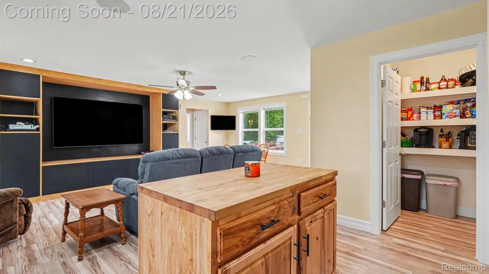 317 Elio Highland Charter Township, MI 48357