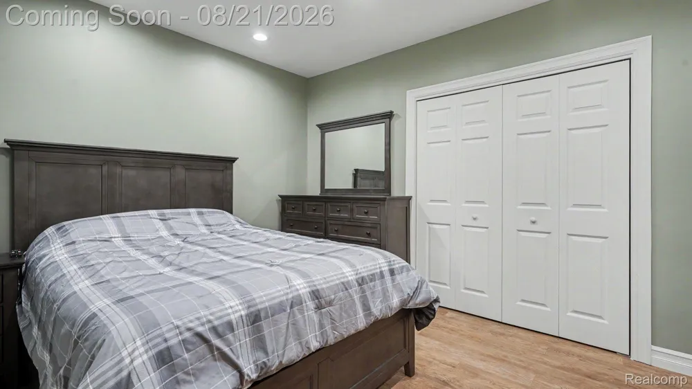 317 Elio Highland Charter Township, MI 48357