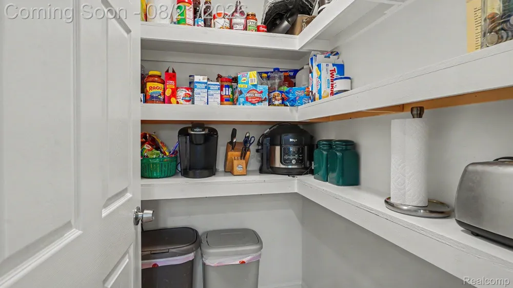 317 Elio Highland Charter Township, MI 48357
