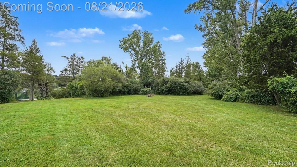 317 Elio Highland Charter Township, MI 48357