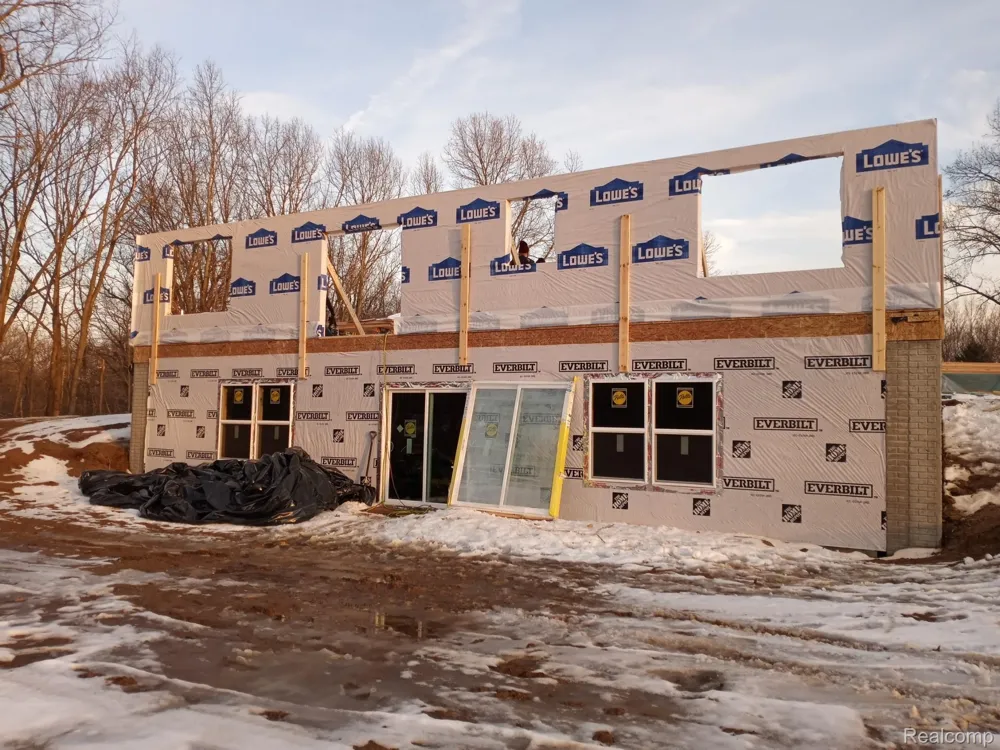 317 Elio Highland Charter Township, MI 48357