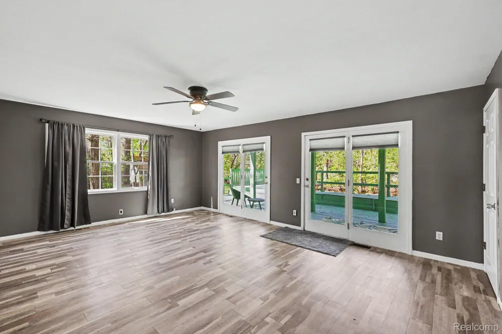 4725 Hickory Drive Highland Charter Township, MI 48356