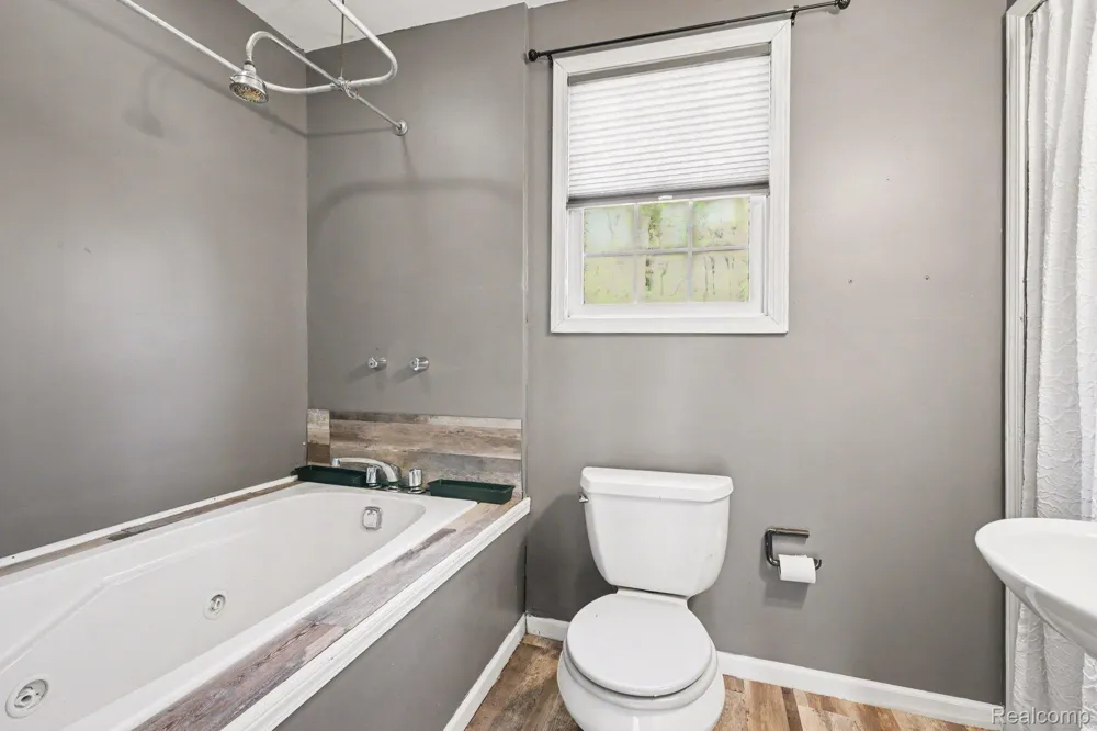 4725 Hickory Drive Highland Charter Township, MI 48356