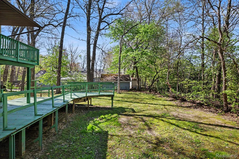 4725 Hickory Drive Highland Charter Township, MI 48356