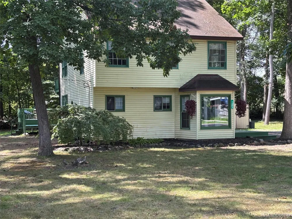 4725 Hickory Drive Highland Charter Township, MI 48356