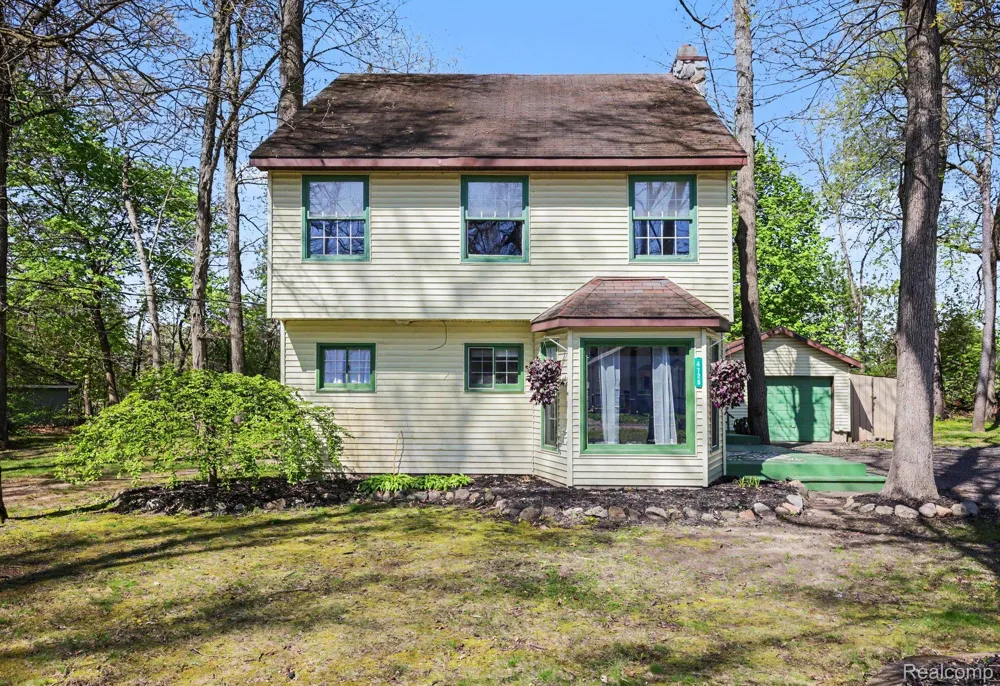 4725 Hickory Drive Highland Charter Township, MI 48356