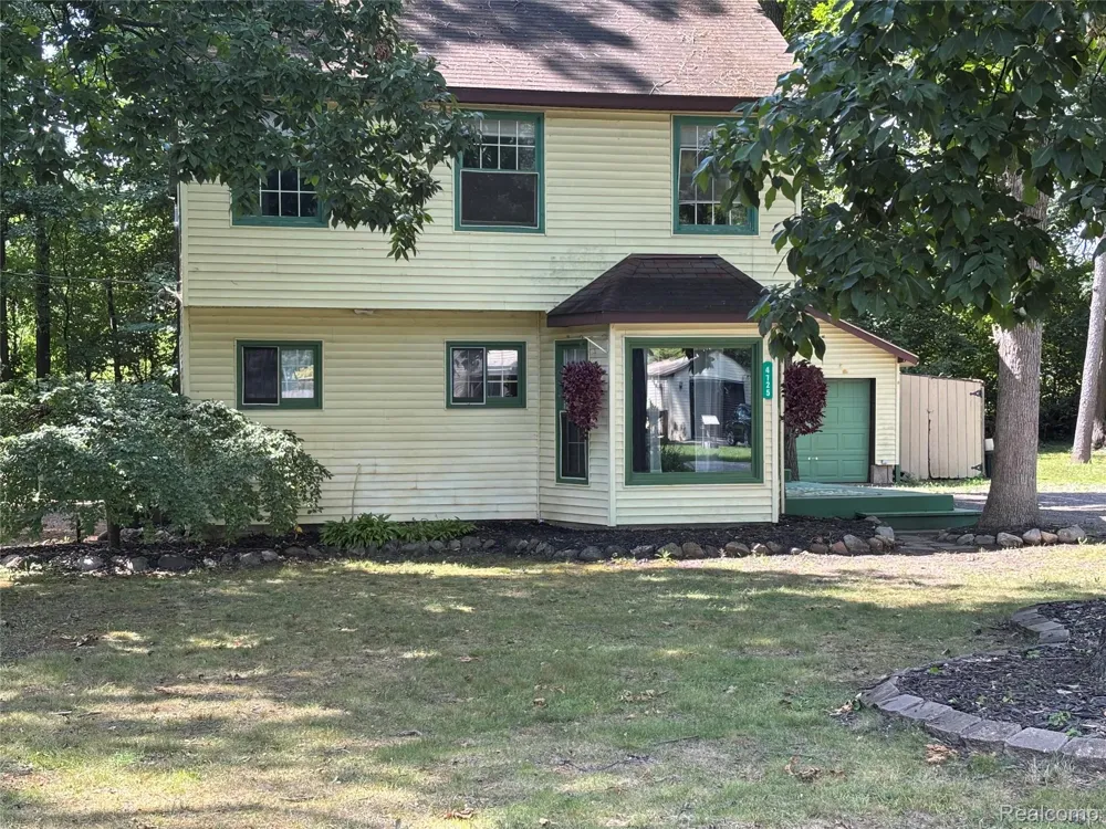 4725 Hickory Drive Highland Charter Township, MI 48356