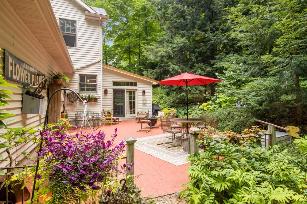 8335 Forest Drive Elmwood Charter Township, MI 49686
