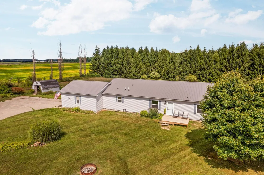 8484 Zue Road Grant Township, MI 49620
