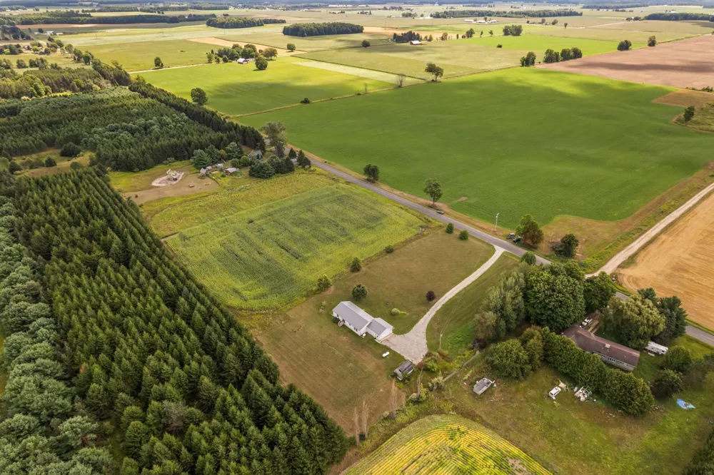 8484 Zue Road Grant Township, MI 49620