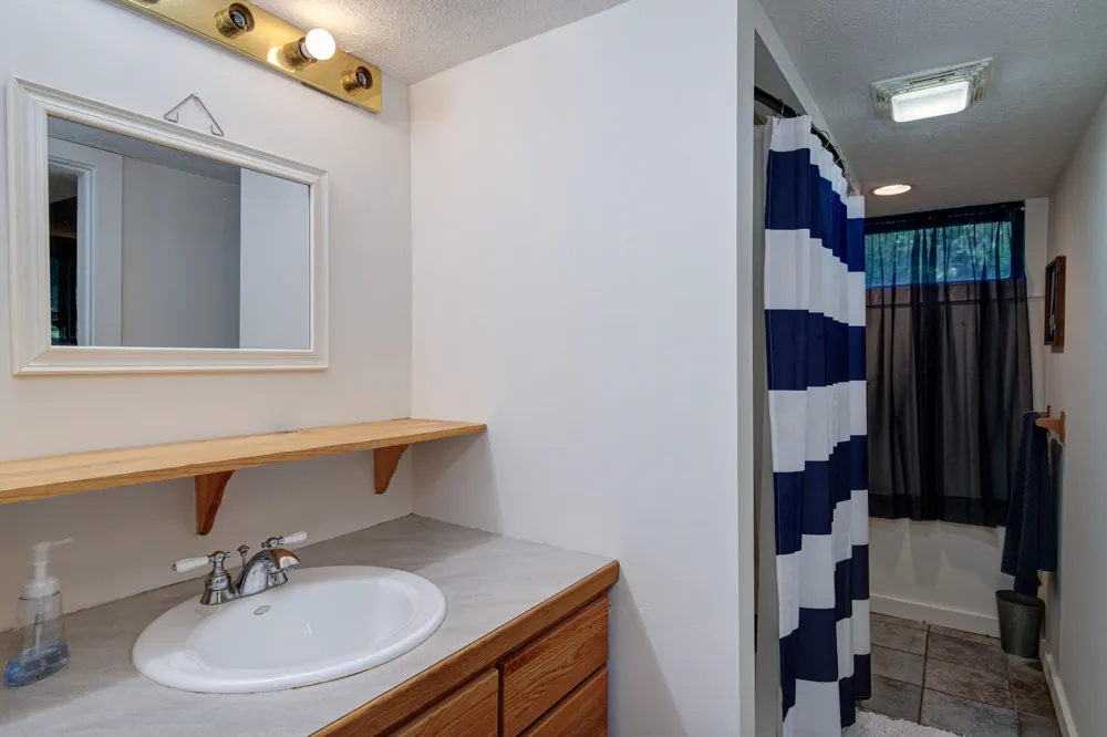 8224 S Schomberg Road Solon Township, MI 49616