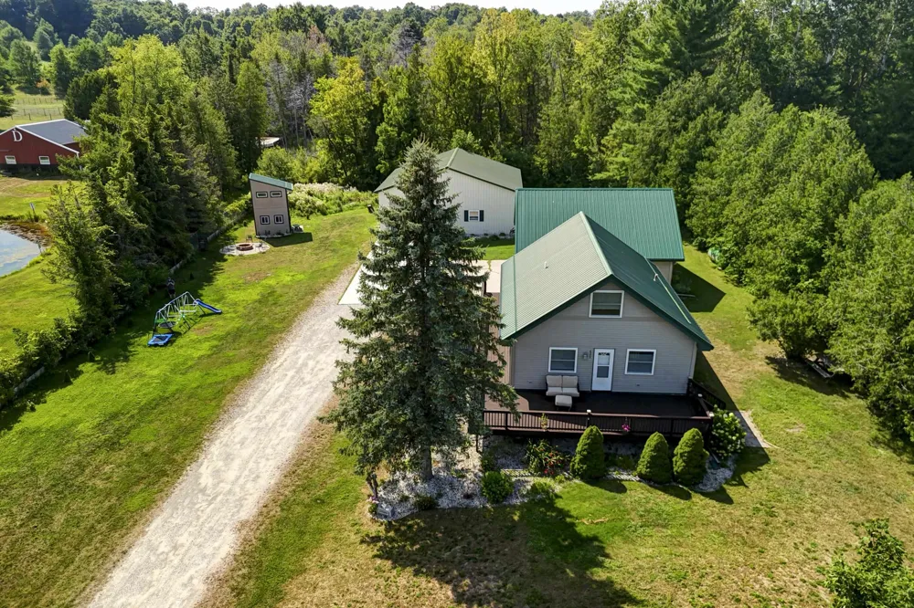 8224 S Schomberg Road Solon Township, MI 49616