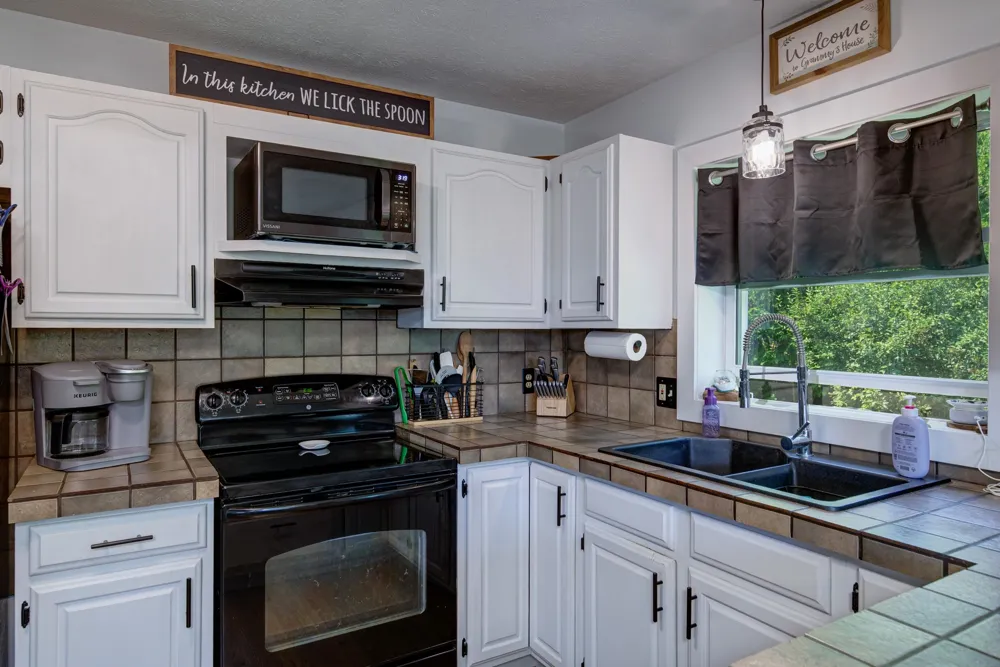 8224 S Schomberg Road Solon Township, MI 49616