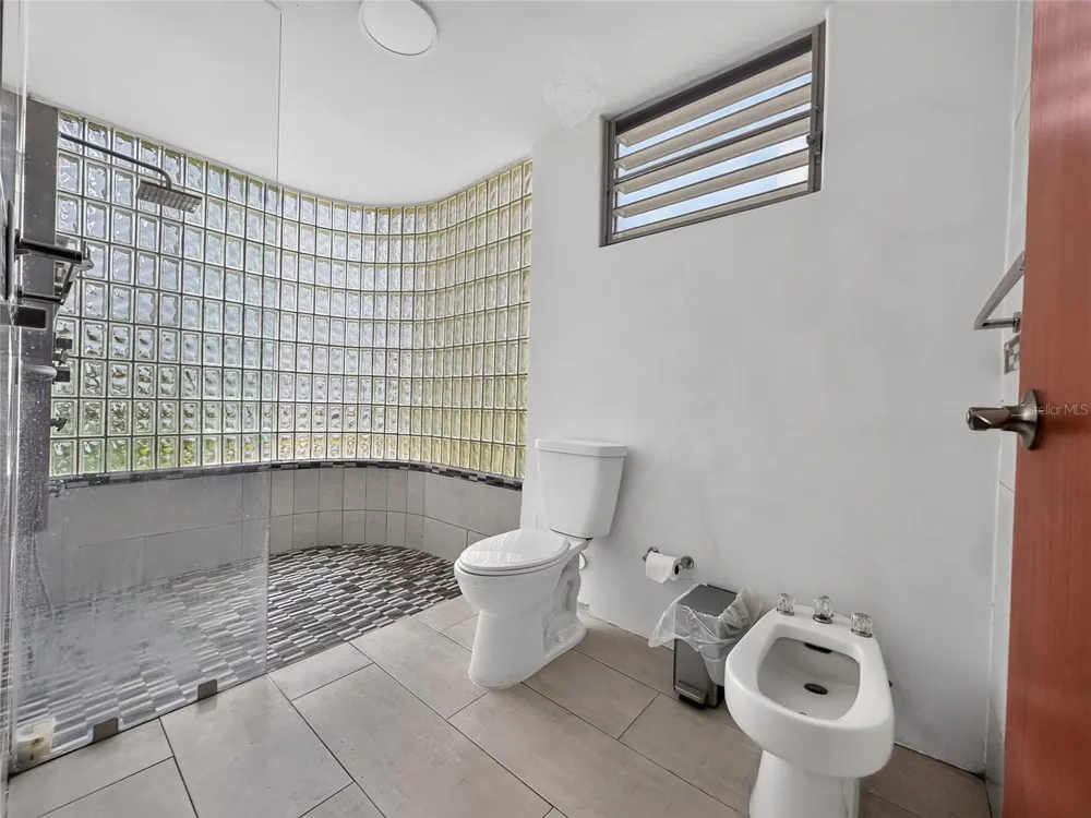 5-J CONDOMINIO GRANADA PARK Guaynabo, PR 00969