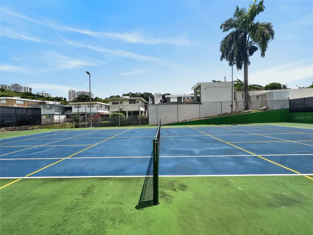 5-J CONDOMINIO GRANADA PARK Guaynabo, PR 00969