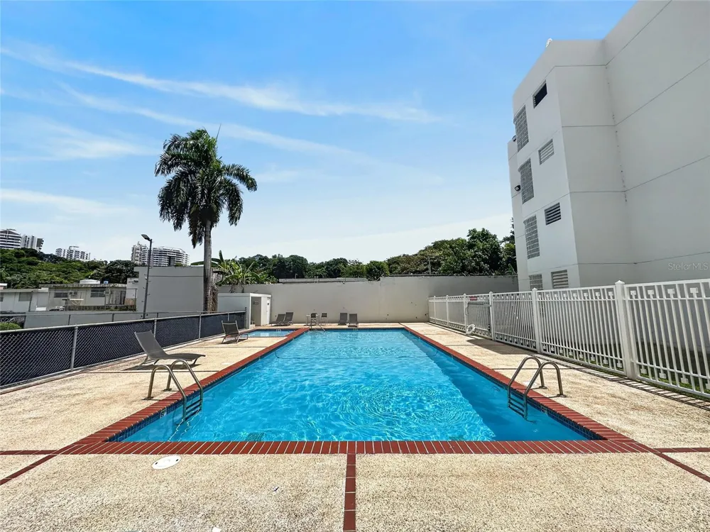 5-J CONDOMINIO GRANADA PARK Guaynabo, PR 00969