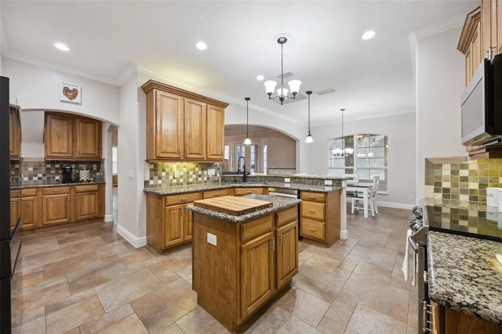 32 CLEAR HARBOR COURT Apopka, FL 32703